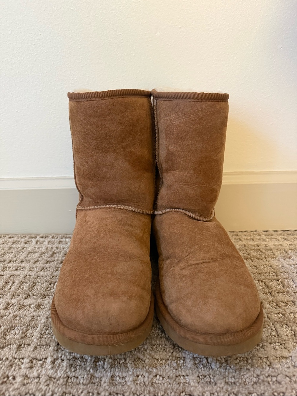 Ugg Classic Boot in Chestnut Size 9